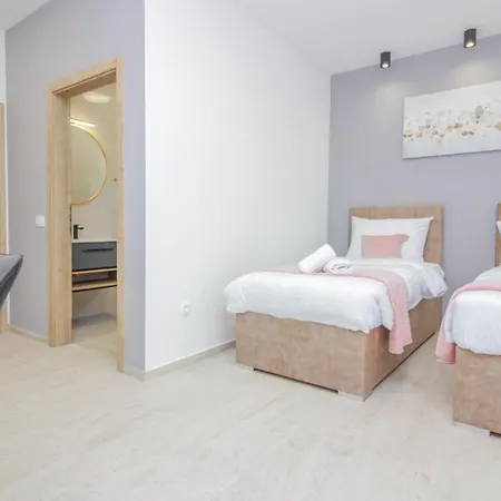 Zemunik Apartamento *